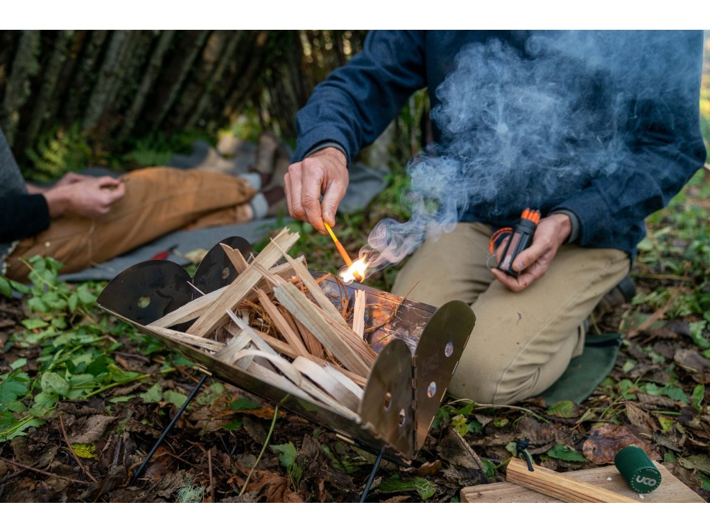 UCOFlatpackPortableGrillFirepit-01
