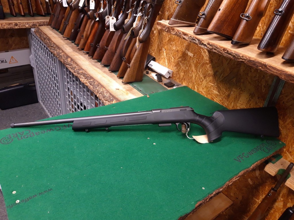 Salonriffel CZ 457 Synthetic cal 17 HMR 20" Løb 1/2x20 UNF