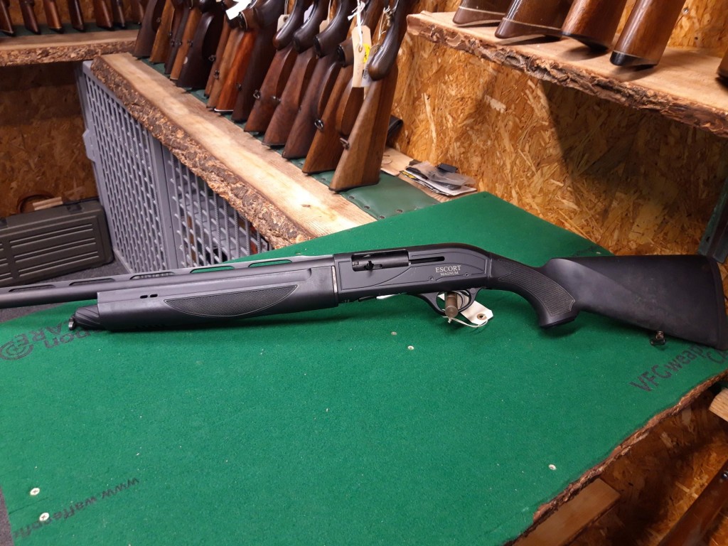 Hatsan Escort 12/76 halvautomatisk brugt links